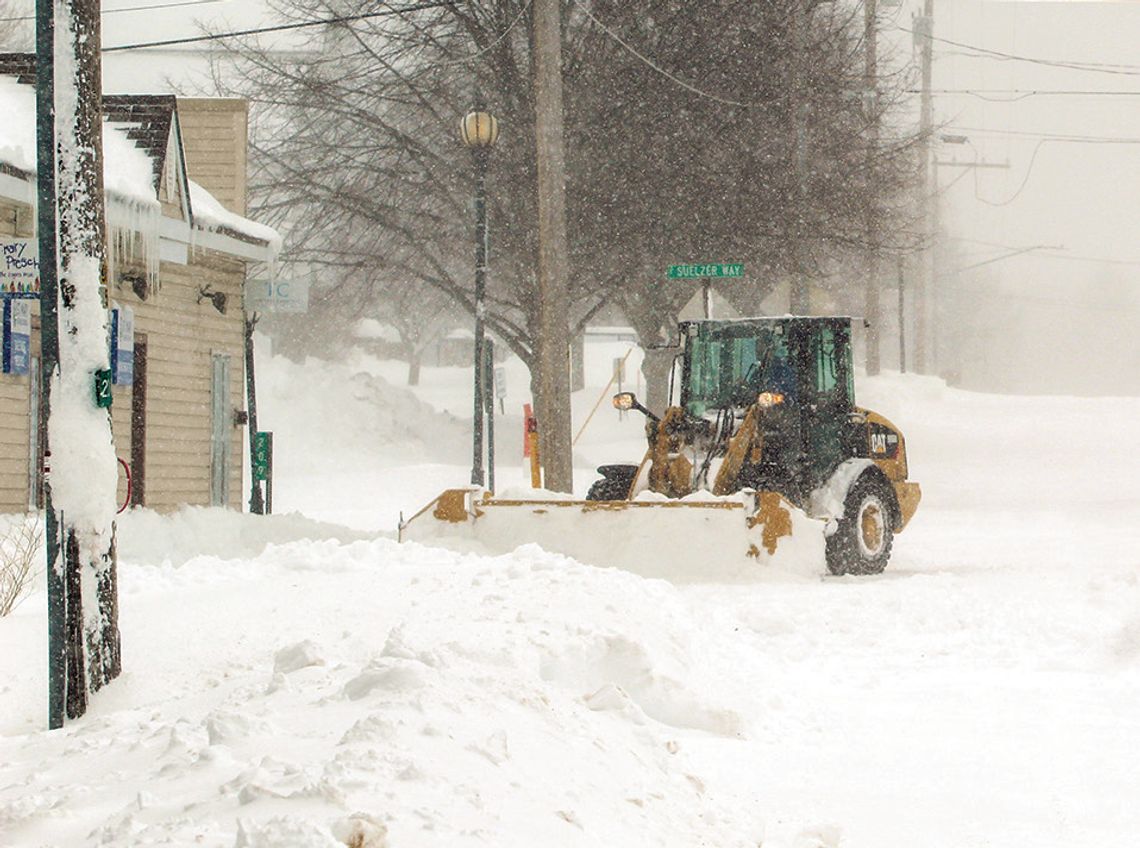 Storm drops more than two feet of snow on Leelanau