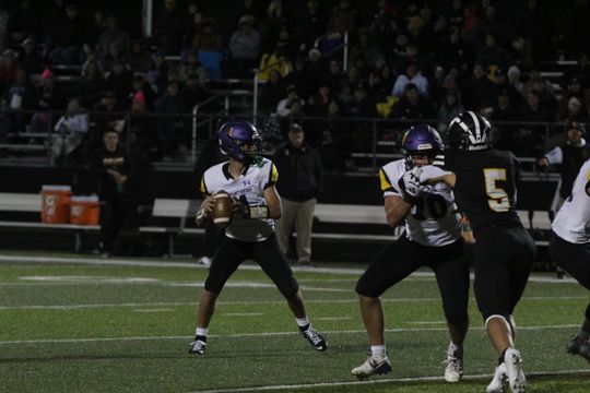 Lakers defeat Panthers, 42-7