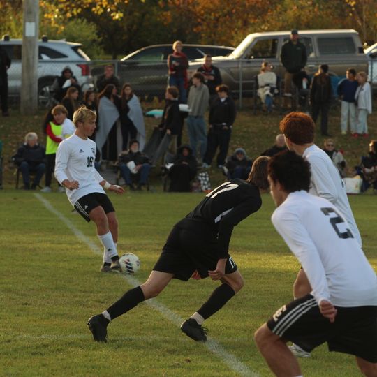 Leland captures district championship, 4-1