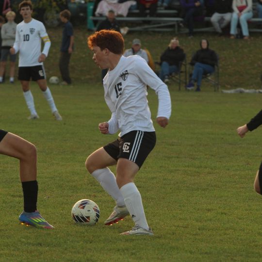 Leland captures district championship, 4-1