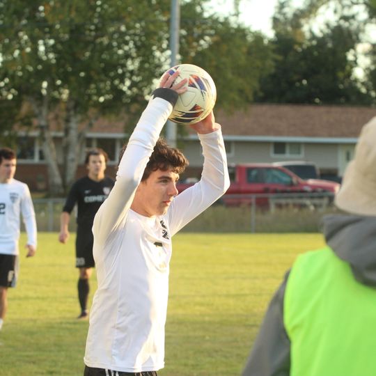 Leland captures district championship, 4-1