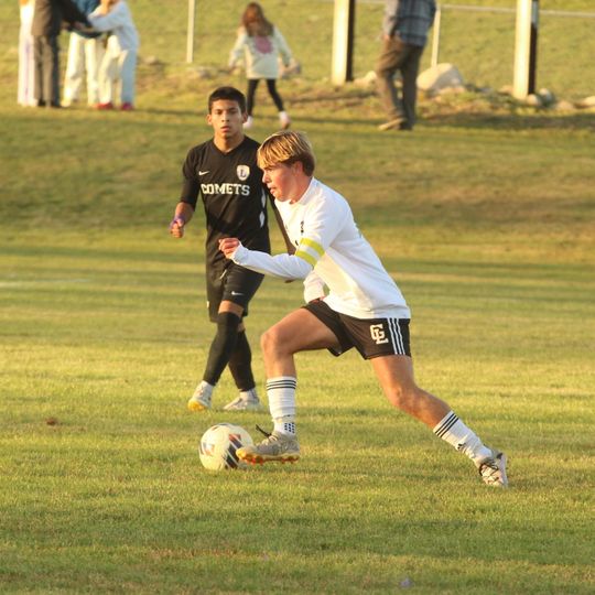 Leland captures district championship, 4-1