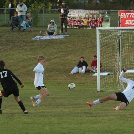 Leland captures district championship, 4-1