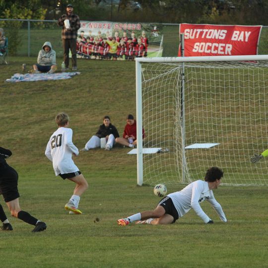 Leland captures district championship, 4-1
