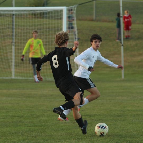Leland captures district championship, 4-1