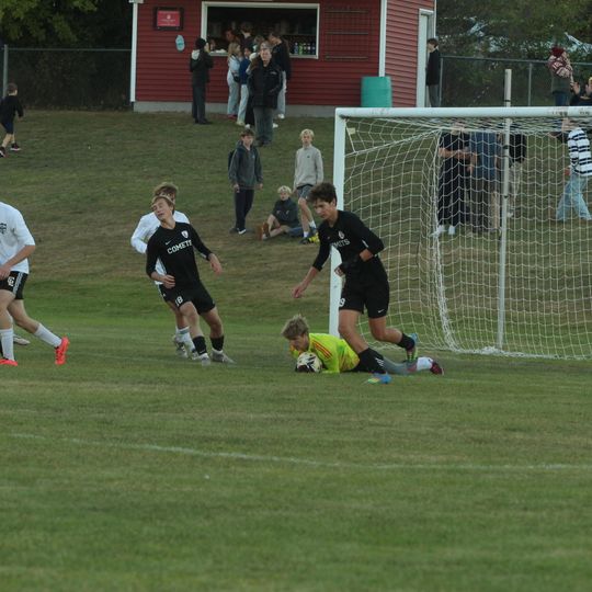 Leland captures district championship, 4-1