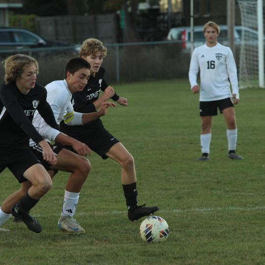Leland captures district championship, 4-1