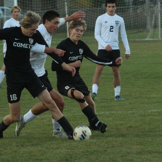 Leland captures district championship, 4-1