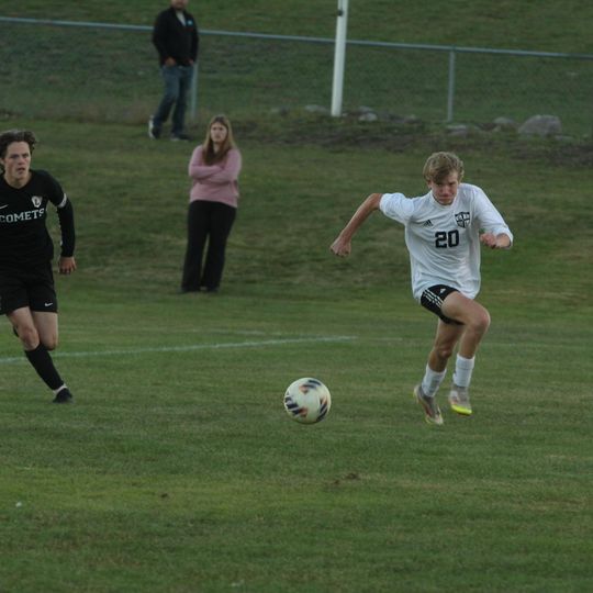 Leland captures district championship, 4-1