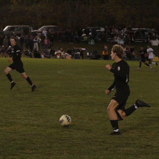 Leland captures district championship, 4-1