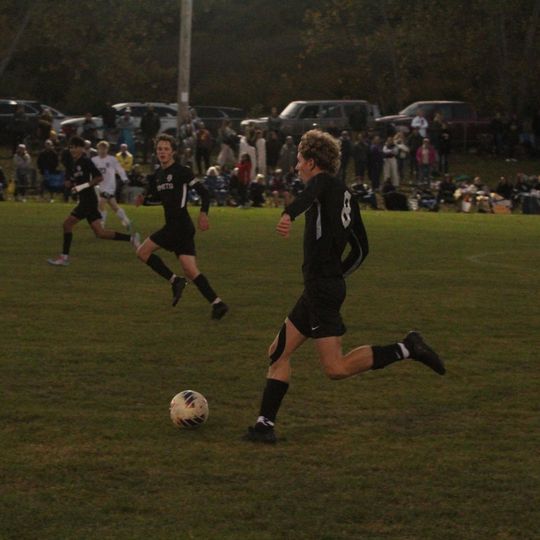 Leland captures district championship, 4-1
