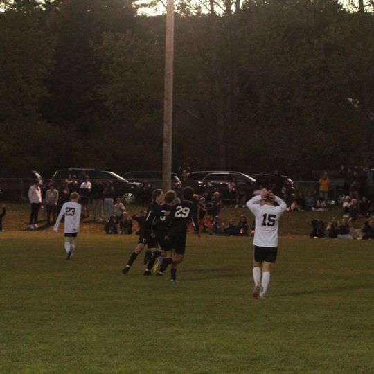 Leland captures district championship, 4-1